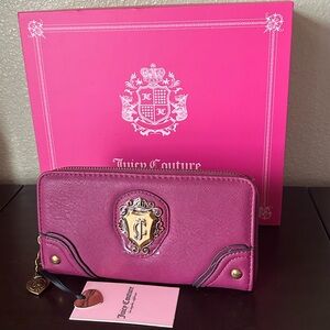 🎀 Juicy Couture Plumberry Romance Wallet With Gold Accents